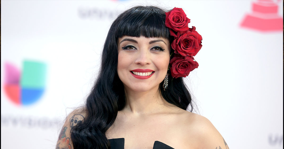 Descargar archivos MIDI y MP3 Karaoke de Mon Laferte para piano, teclado y producción musical